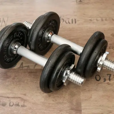 Adjustable dumbbells